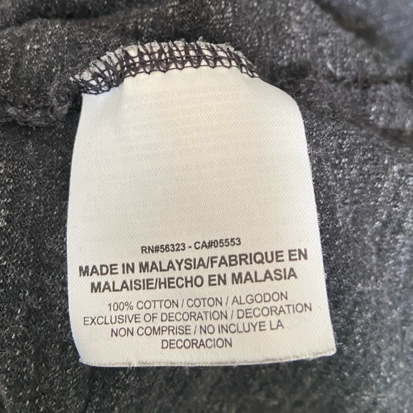 🌟2/$30🌟 Grey Nike shirt - size large - Picture 4 of 4